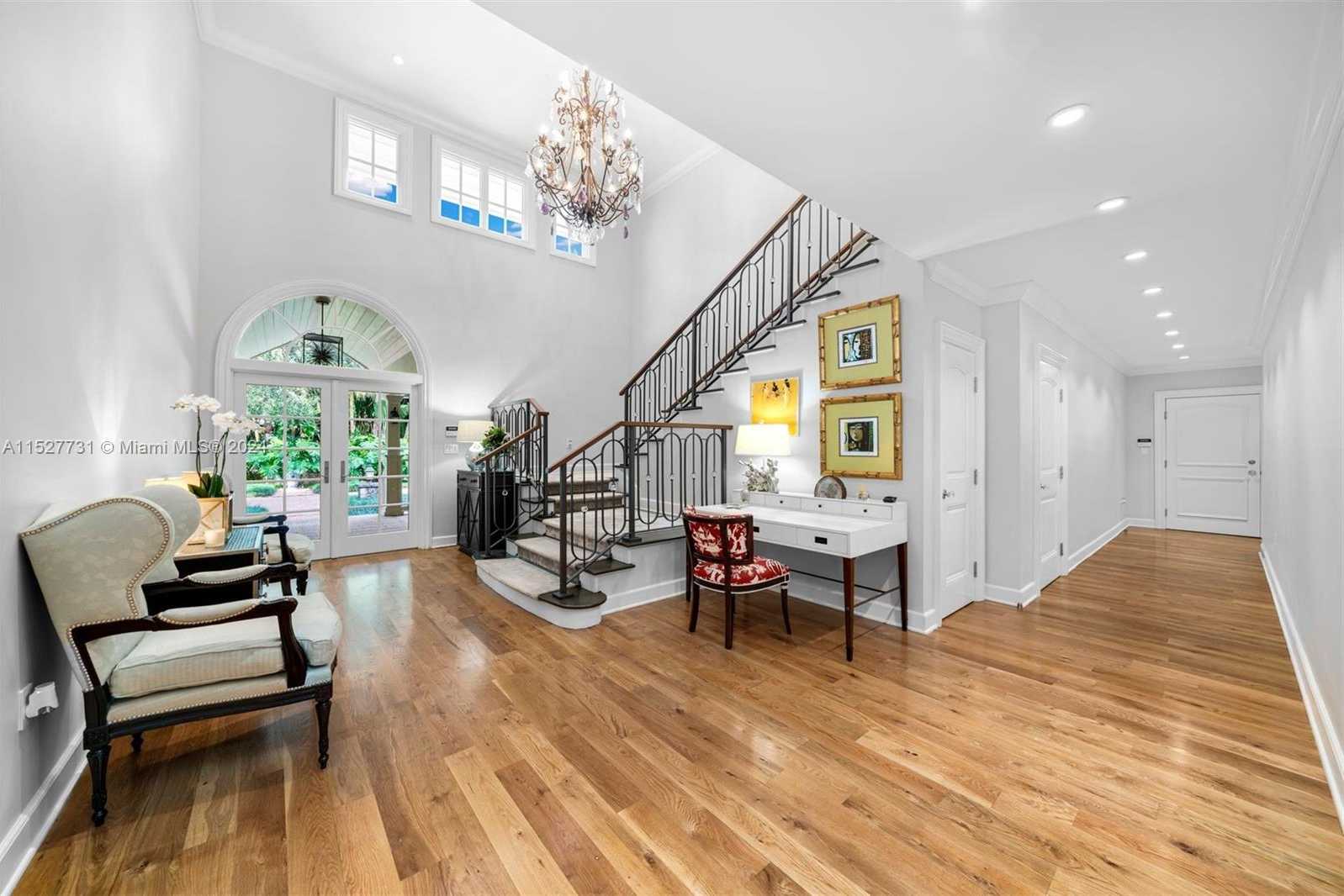 Small Image of 5400 KERWOOD OAKS DR, Coral Gables Number 7