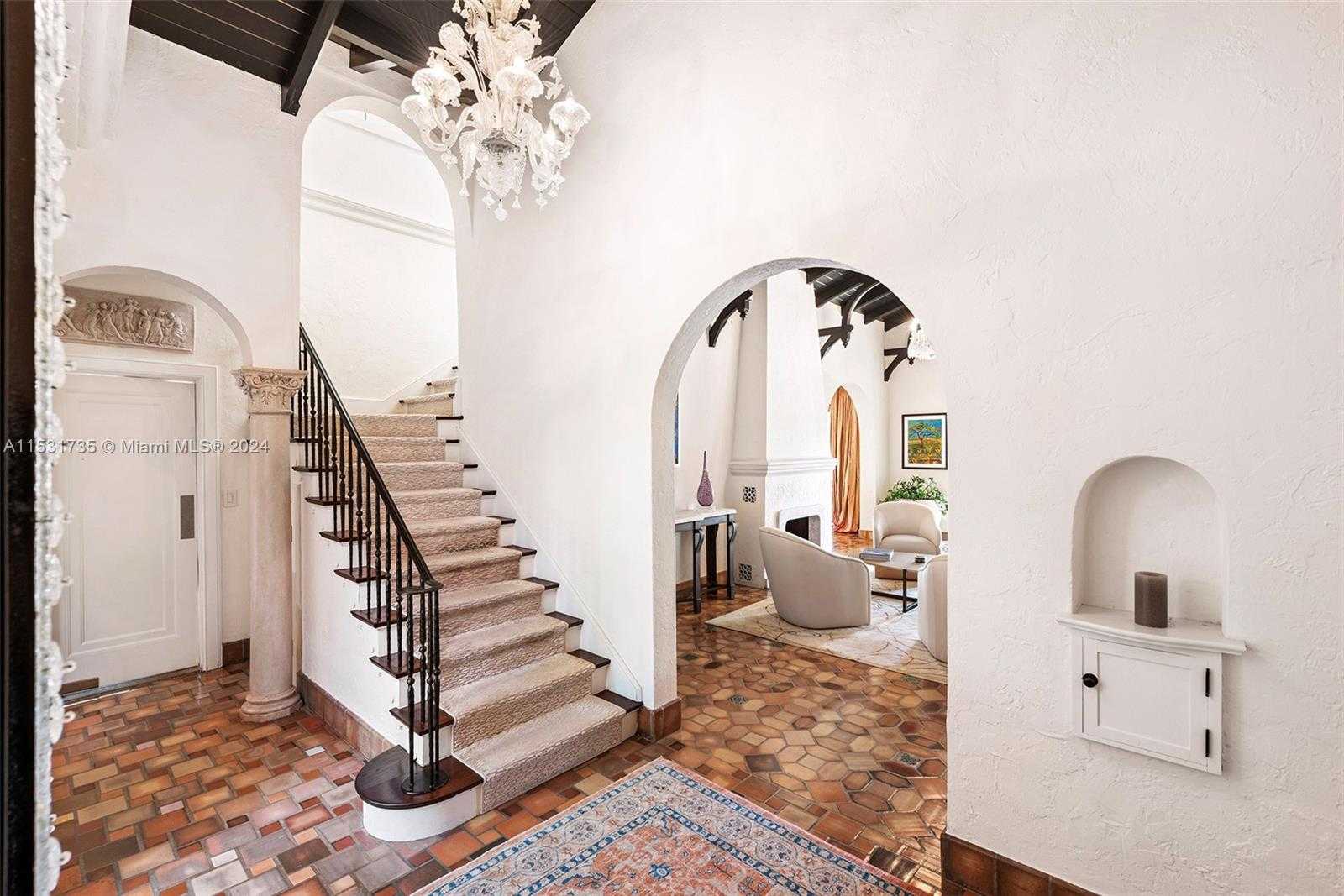 Small Image of 527 EAST DILIDO DR, Miami Beach Number 10
