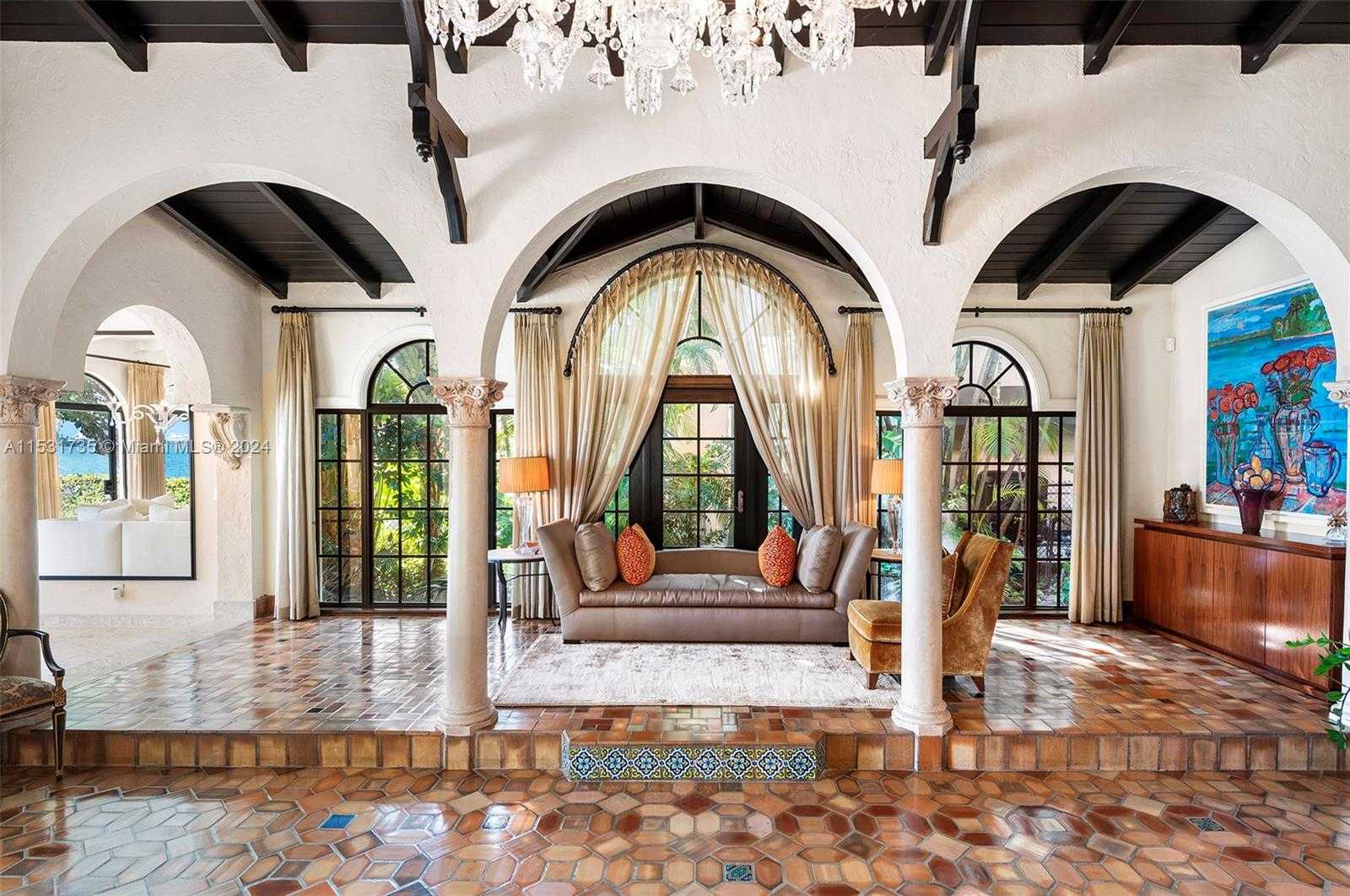 Small Image of 527 EAST DILIDO DR, Miami Beach Number 12