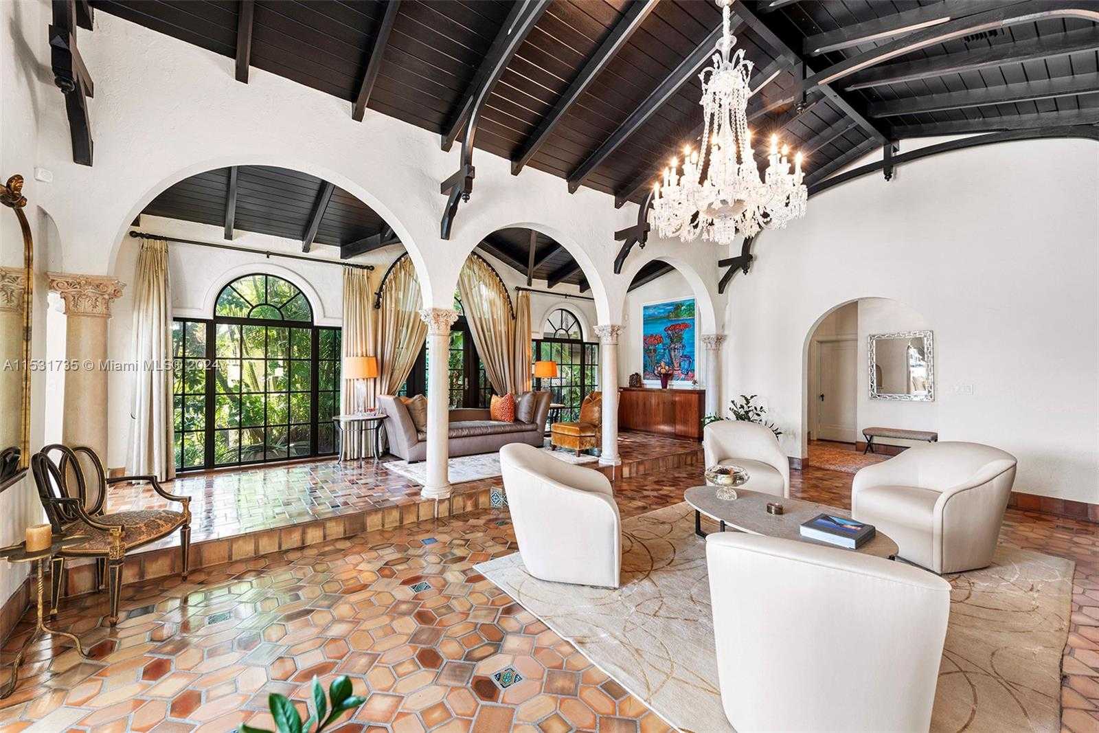 Small Image of 527 EAST DILIDO DR, Miami Beach Number 17