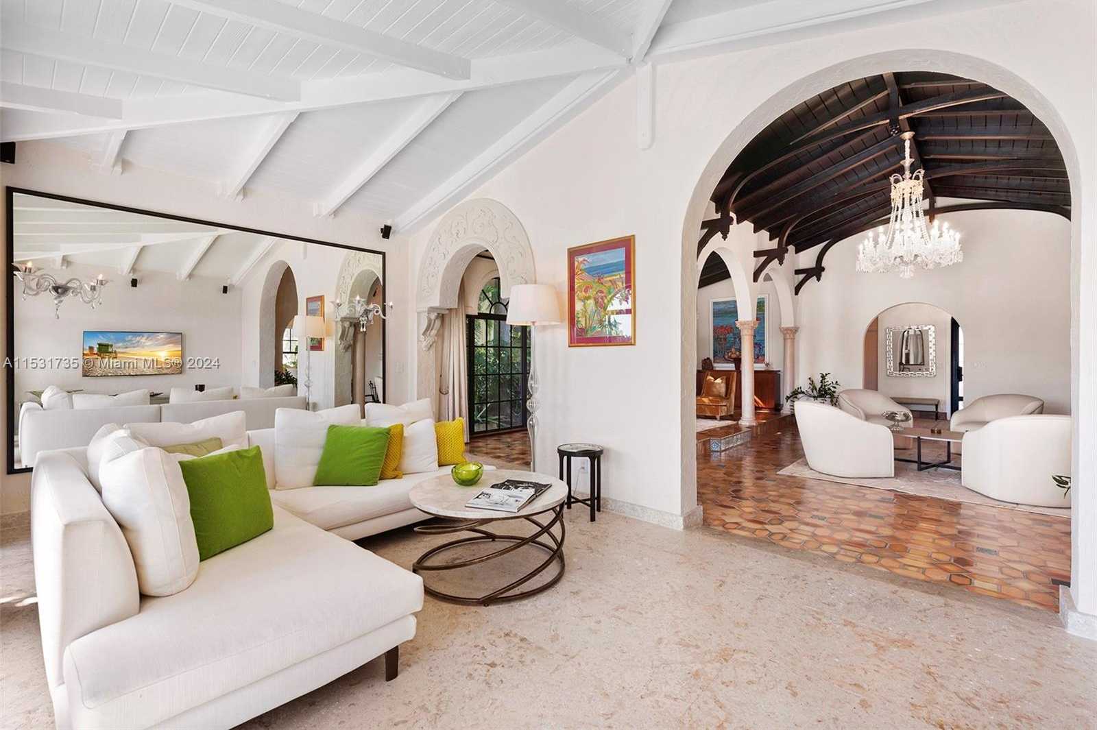 Small Image of 527 EAST DILIDO DR, Miami Beach Number 18