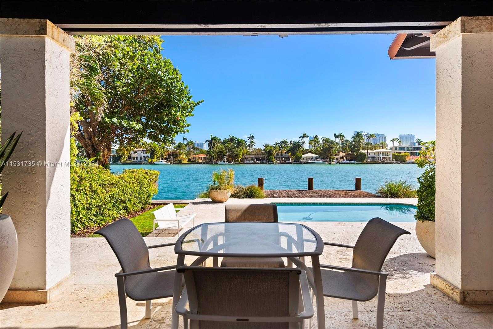 Small Image of 527 EAST DILIDO DR, Miami Beach Number 23