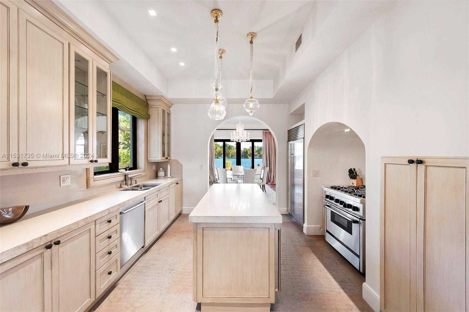 Small Image of 527 EAST DILIDO DR, Miami Beach Number 26