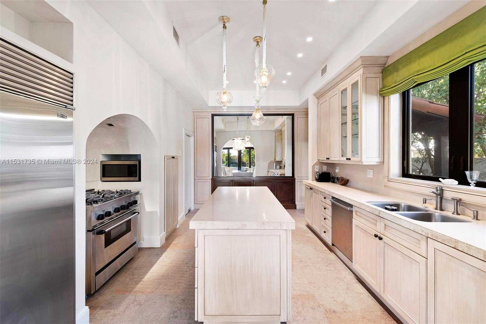 Small Image of 527 EAST DILIDO DR, Miami Beach Number 27