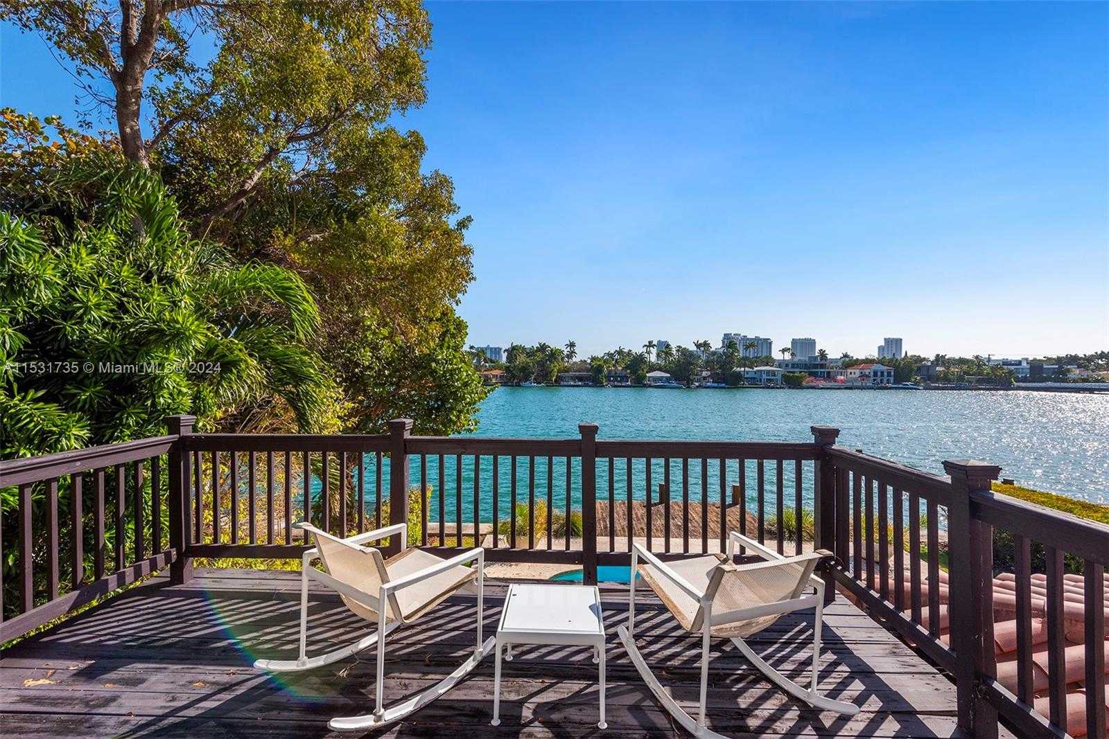 Small Image of 527 EAST DILIDO DR, Miami Beach Number 31