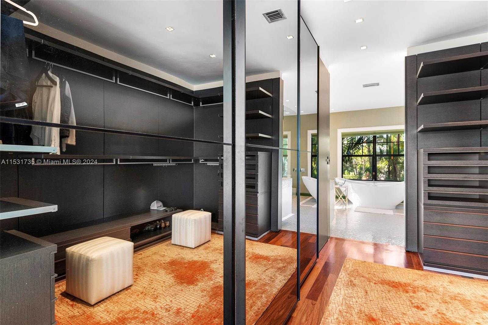Small Image of 527 EAST DILIDO DR, Miami Beach Number 37