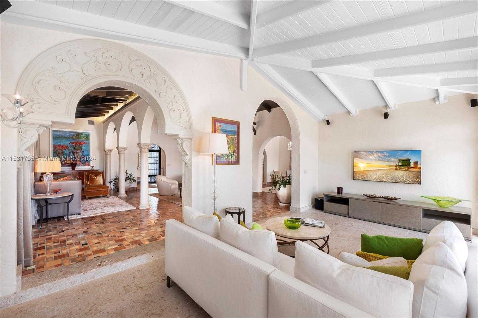 Small Image of 527 EAST DILIDO DR, Miami Beach Number 7