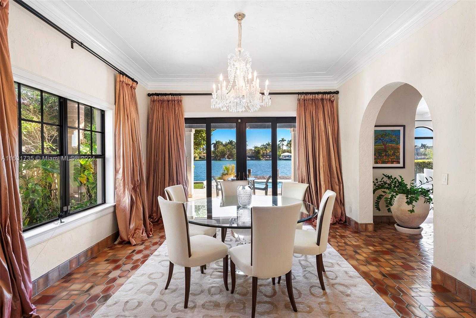 Small Image of 527 EAST DILIDO DR, Miami Beach Number 8