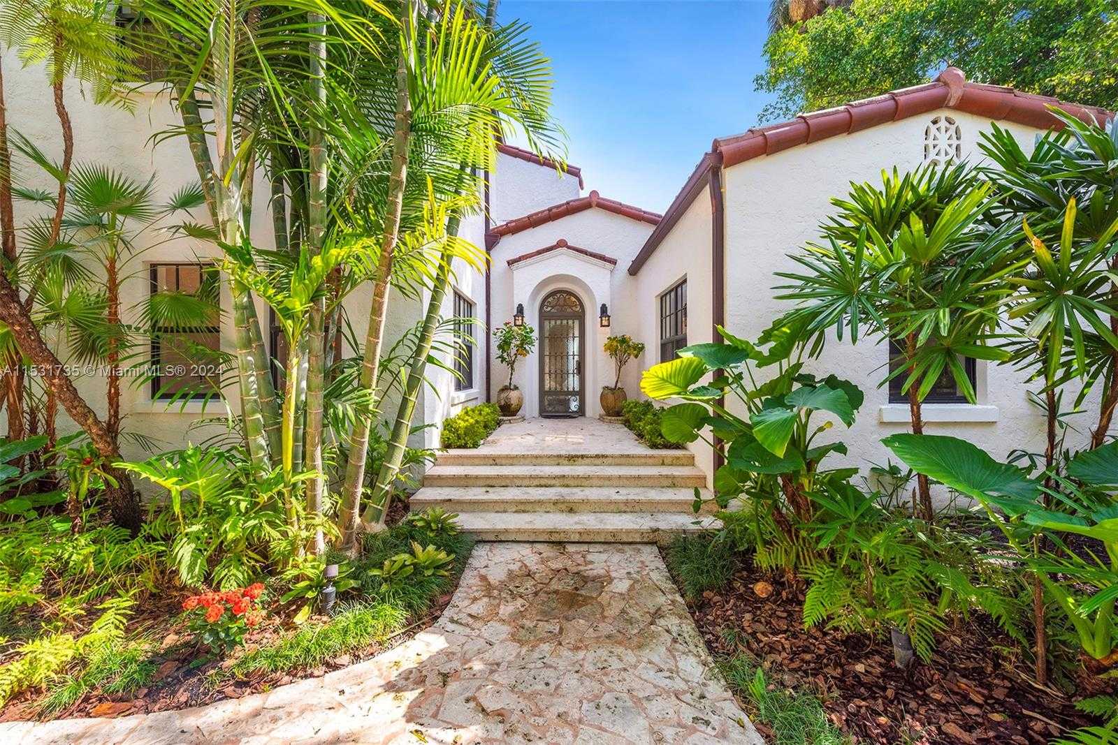 Small Image of 527 EAST DILIDO DR, Miami Beach Number 9