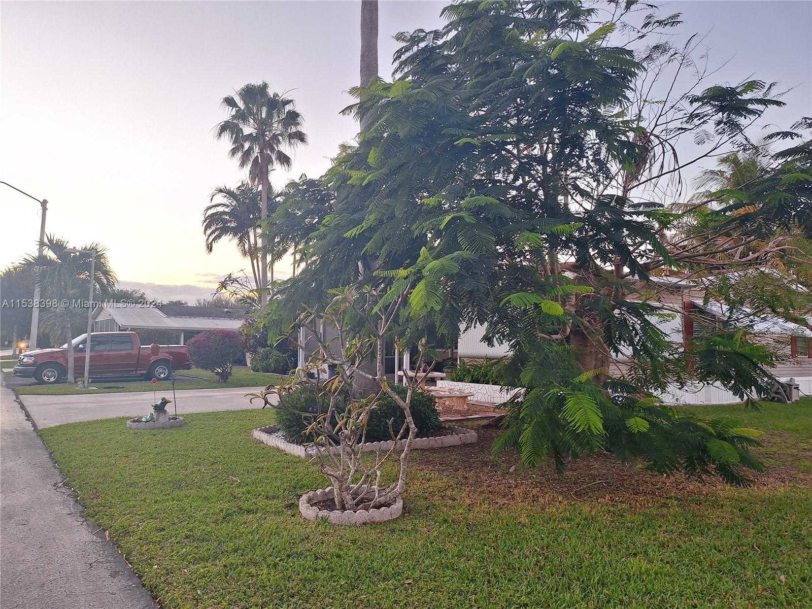 Small Image of 35303 SOUTH WEST 180TH AVENUE LOTS 381-382, Homestead Number 10