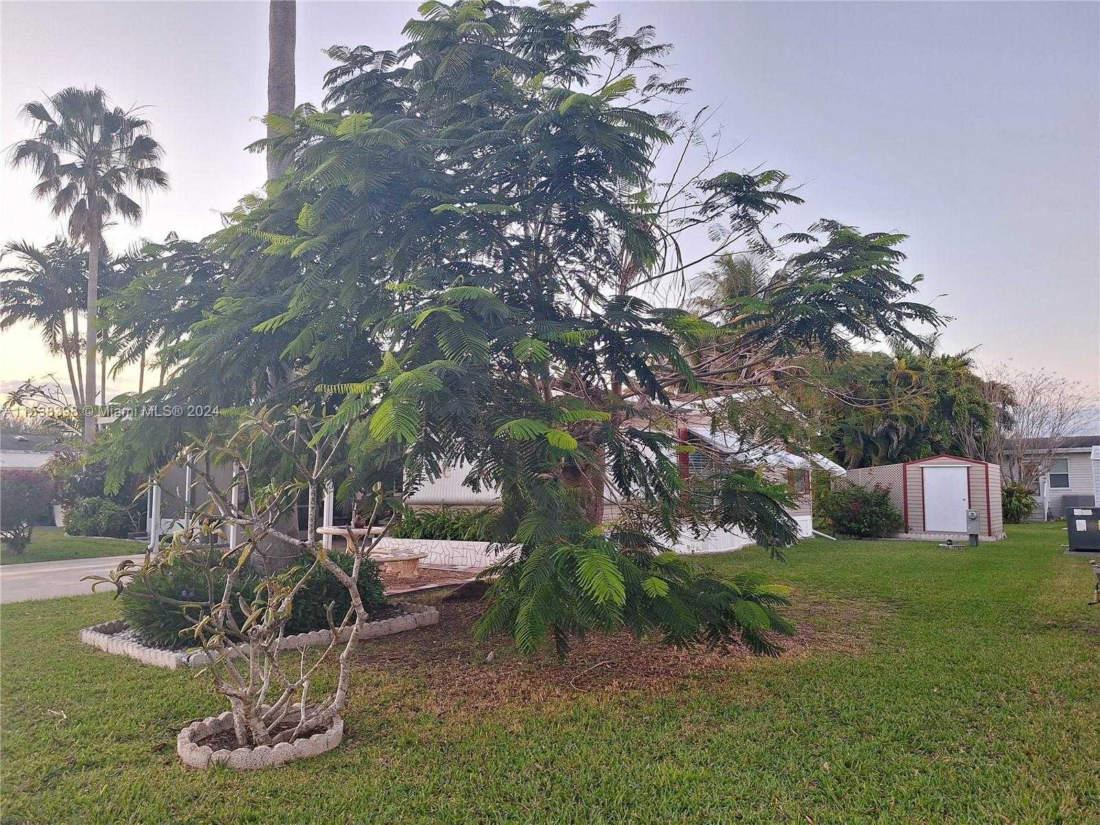 Small Image of 35303 SOUTH WEST 180TH AVENUE LOTS 381-382, Homestead Number 11