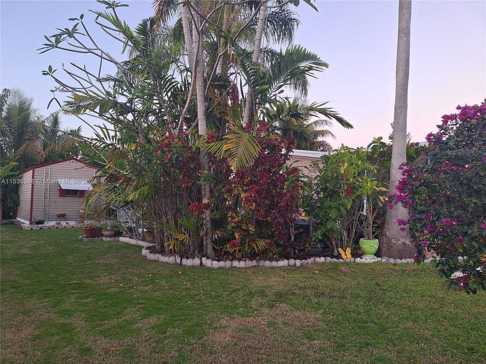 Small Image of 35303 SOUTH WEST 180TH AVENUE LOTS 381-382, Homestead Number 12