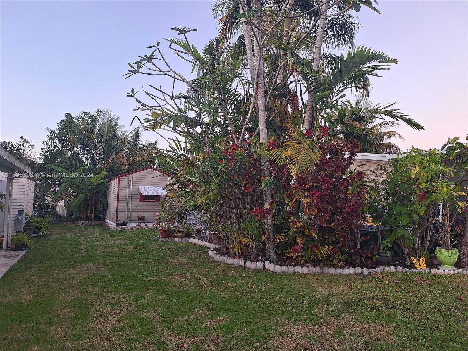 Small Image of 35303 SOUTH WEST 180TH AVENUE LOTS 381-382, Homestead Number 13
