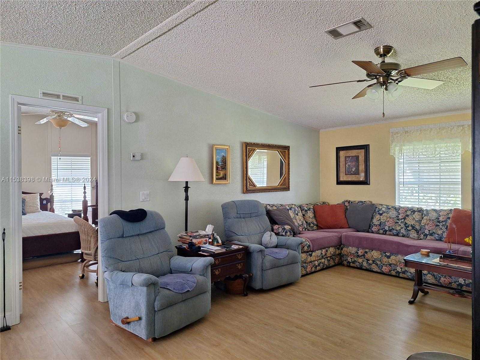 Small Image of 35303 SOUTH WEST 180TH AVENUE LOTS 381-382, Homestead Number 14