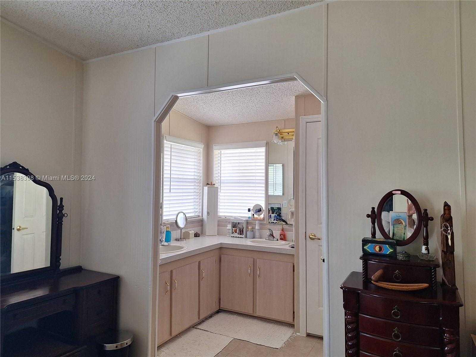 Small Image of 35303 SOUTH WEST 180TH AVENUE LOTS 381-382, Homestead Number 15