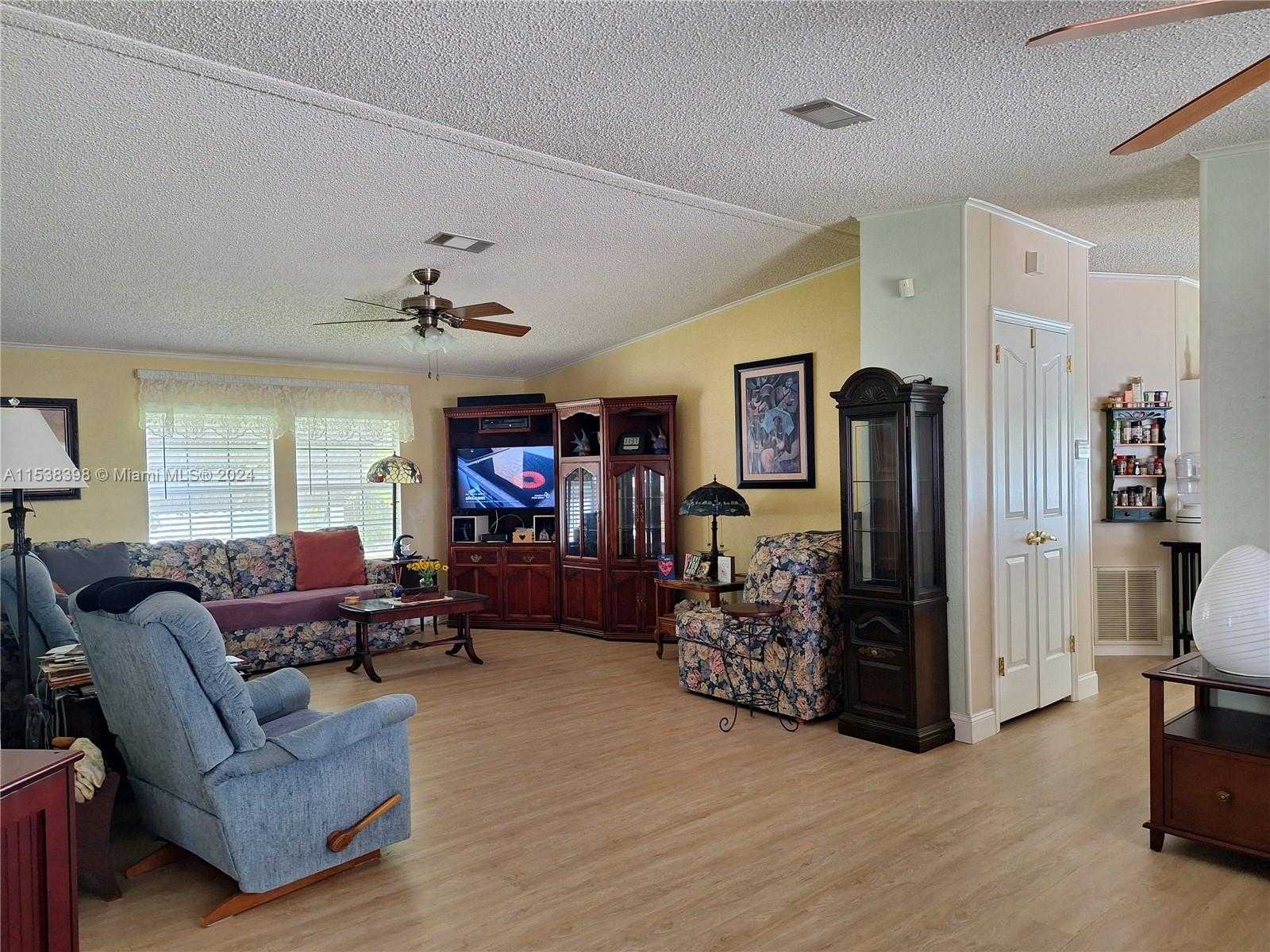 Small Image of 35303 SOUTH WEST 180TH AVENUE LOTS 381-382, Homestead Number 16