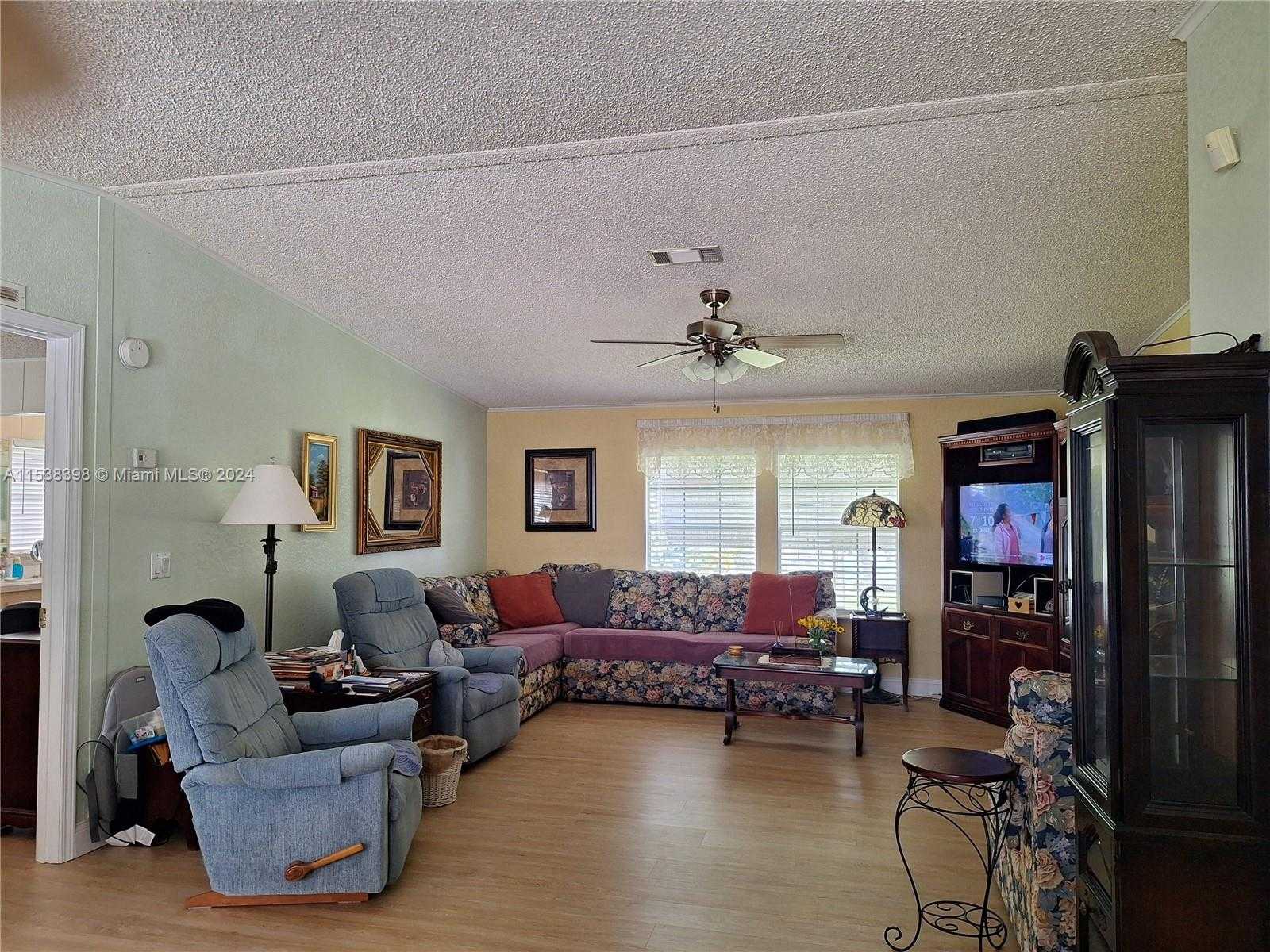 Small Image of 35303 SOUTH WEST 180TH AVENUE LOTS 381-382, Homestead Number 26