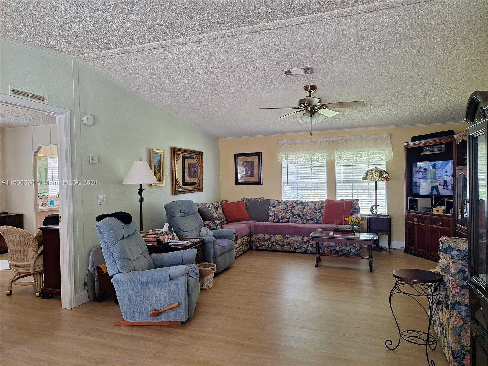 Small Image of 35303 SOUTH WEST 180TH AVENUE LOTS 381-382, Homestead Number 29