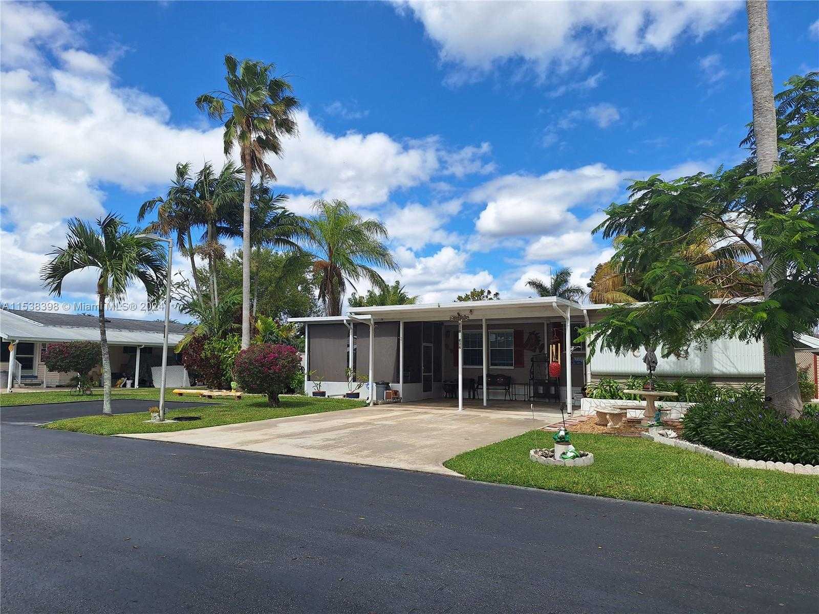 Small Image of 35303 SOUTH WEST 180TH AVENUE LOTS 381-382, Homestead Number 3