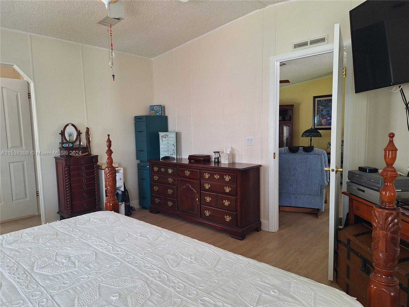 Small Image of 35303 SOUTH WEST 180TH AVENUE LOTS 381-382, Homestead Number 34