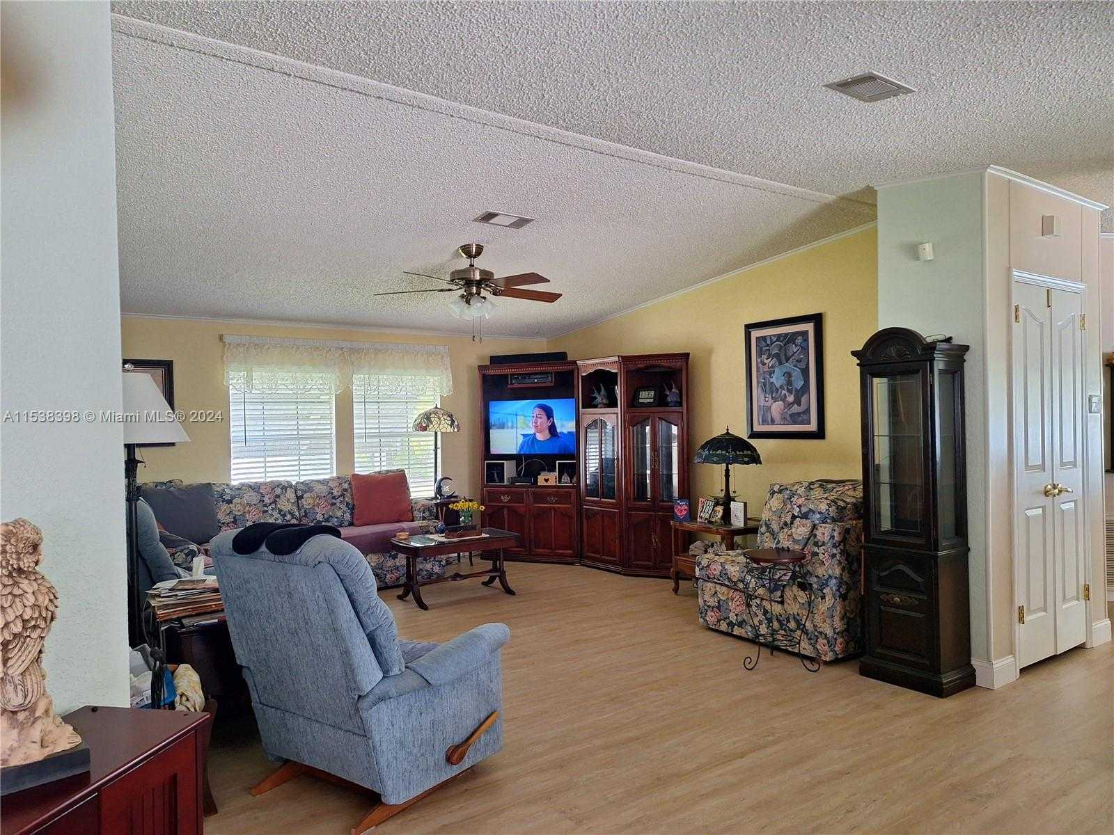 Small Image of 35303 SOUTH WEST 180TH AVENUE LOTS 381-382, Homestead Number 42