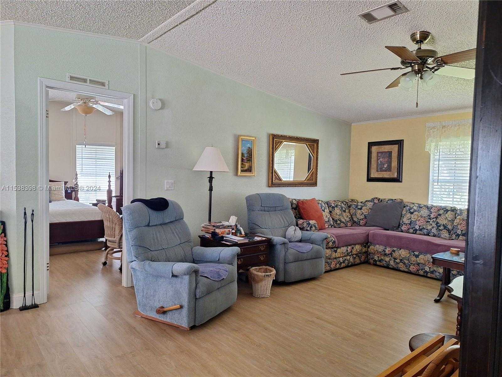 Small Image of 35303 SOUTH WEST 180TH AVENUE LOTS 381-382, Homestead Number 44