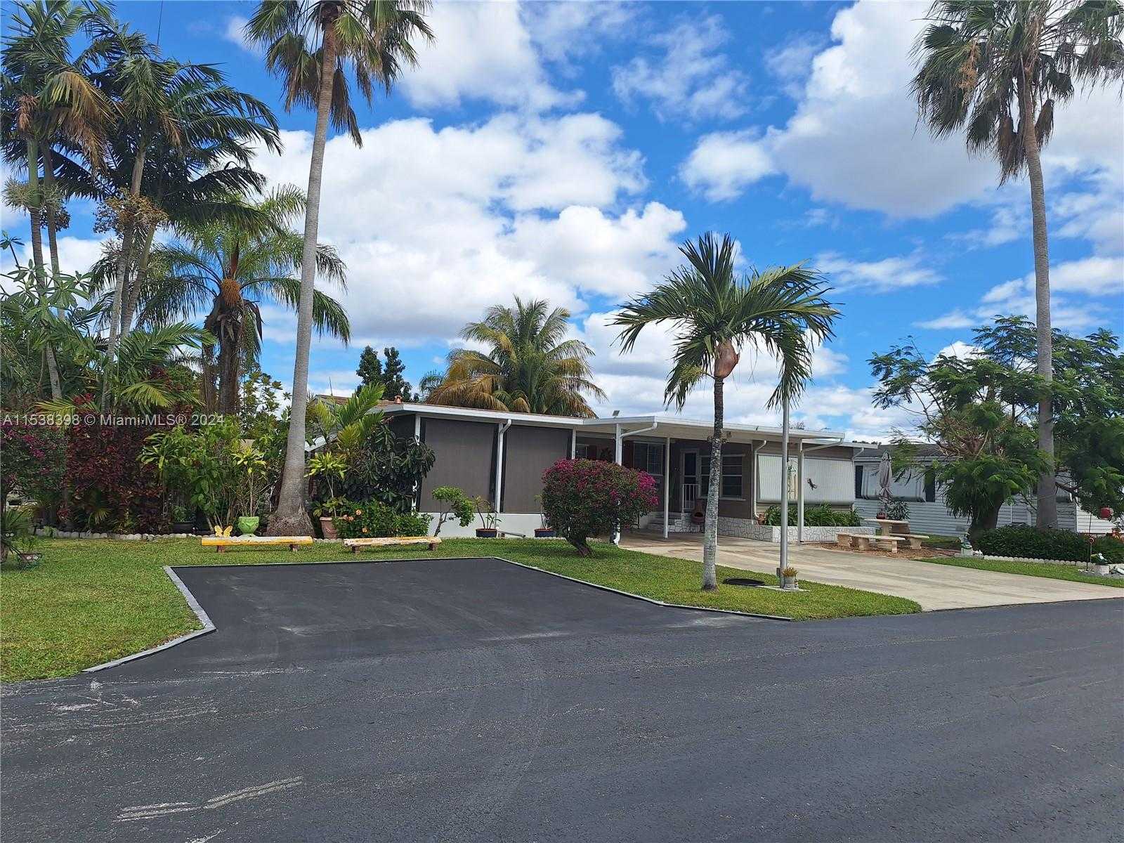 Small Image of 35303 SOUTH WEST 180TH AVENUE LOTS 381-382, Homestead Number 5