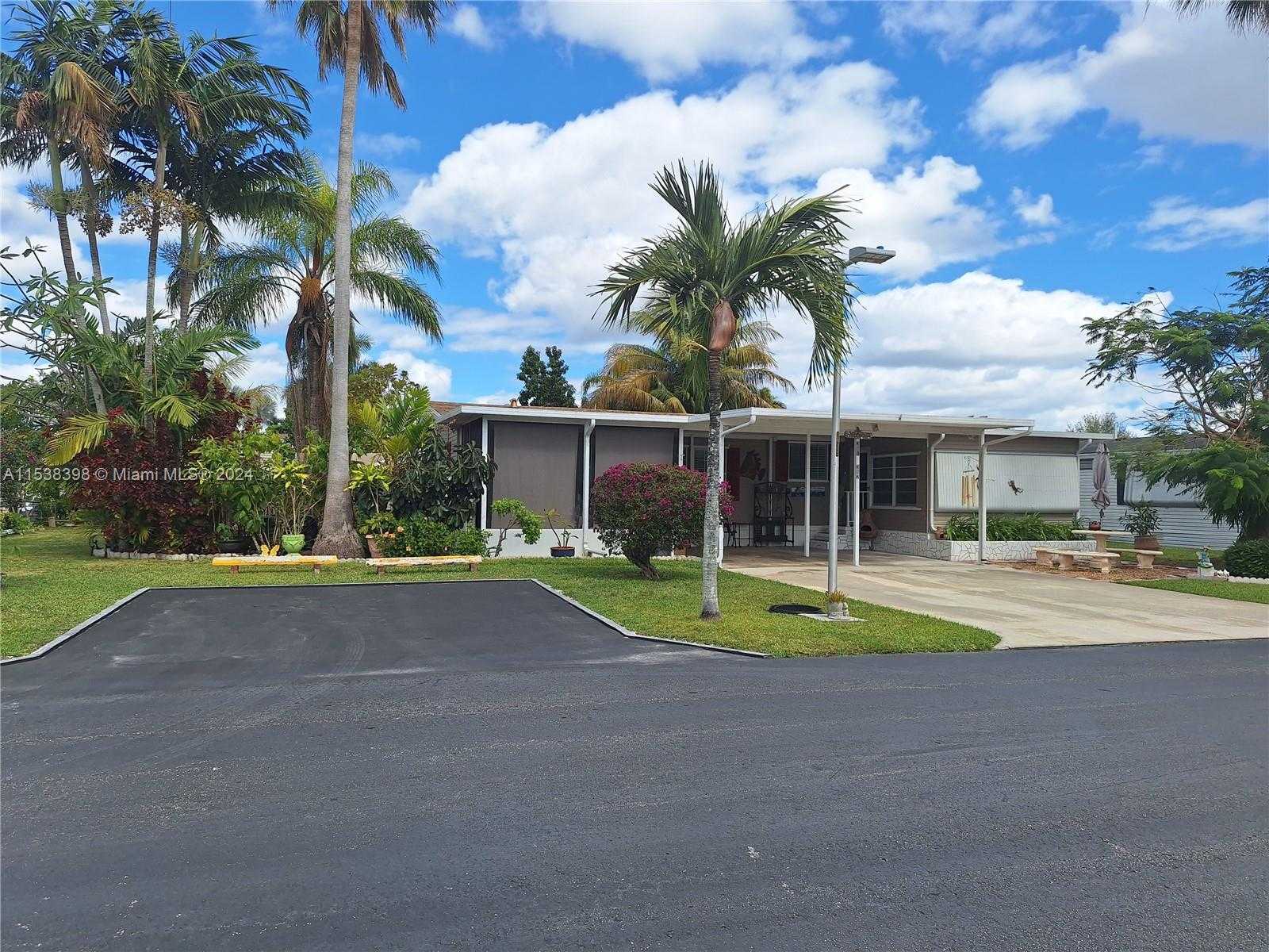 Small Image of 35303 SOUTH WEST 180TH AVENUE LOTS 381-382, Homestead Number 6