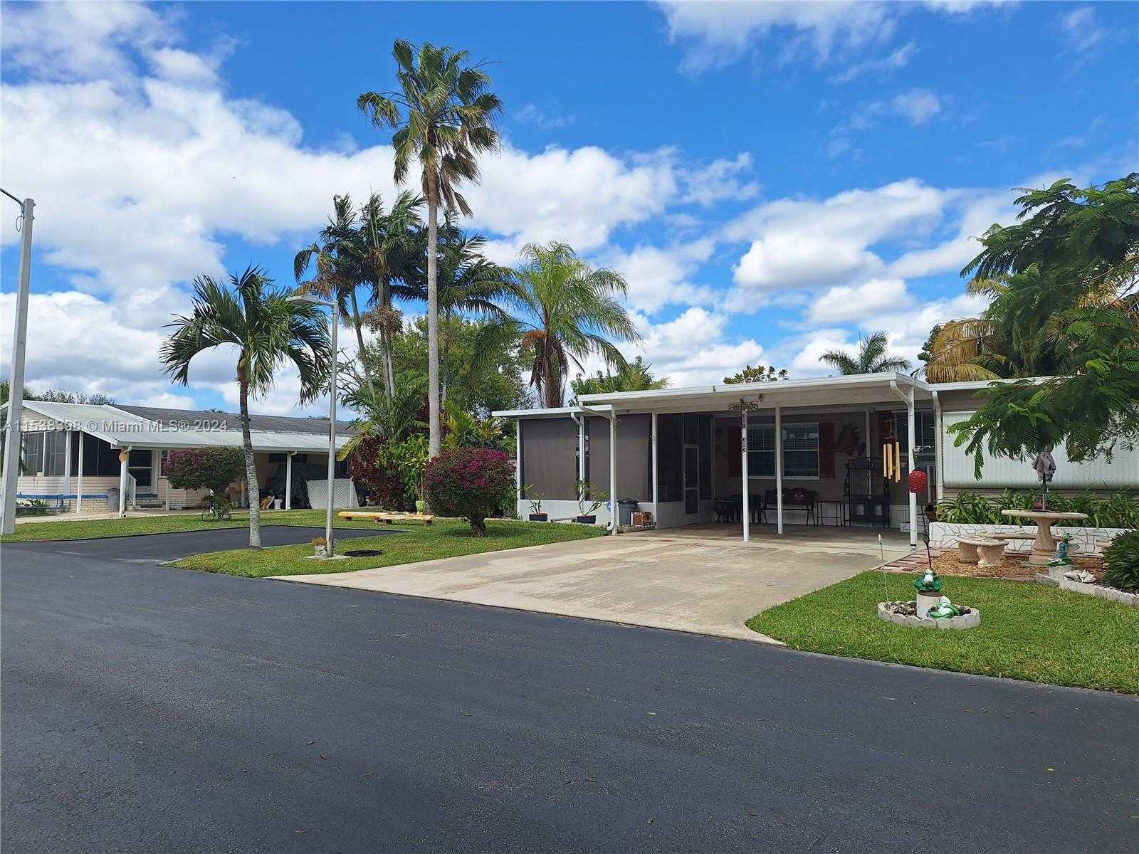 Small Image of 35303 SOUTH WEST 180TH AVENUE LOTS 381-382, Homestead Number 7