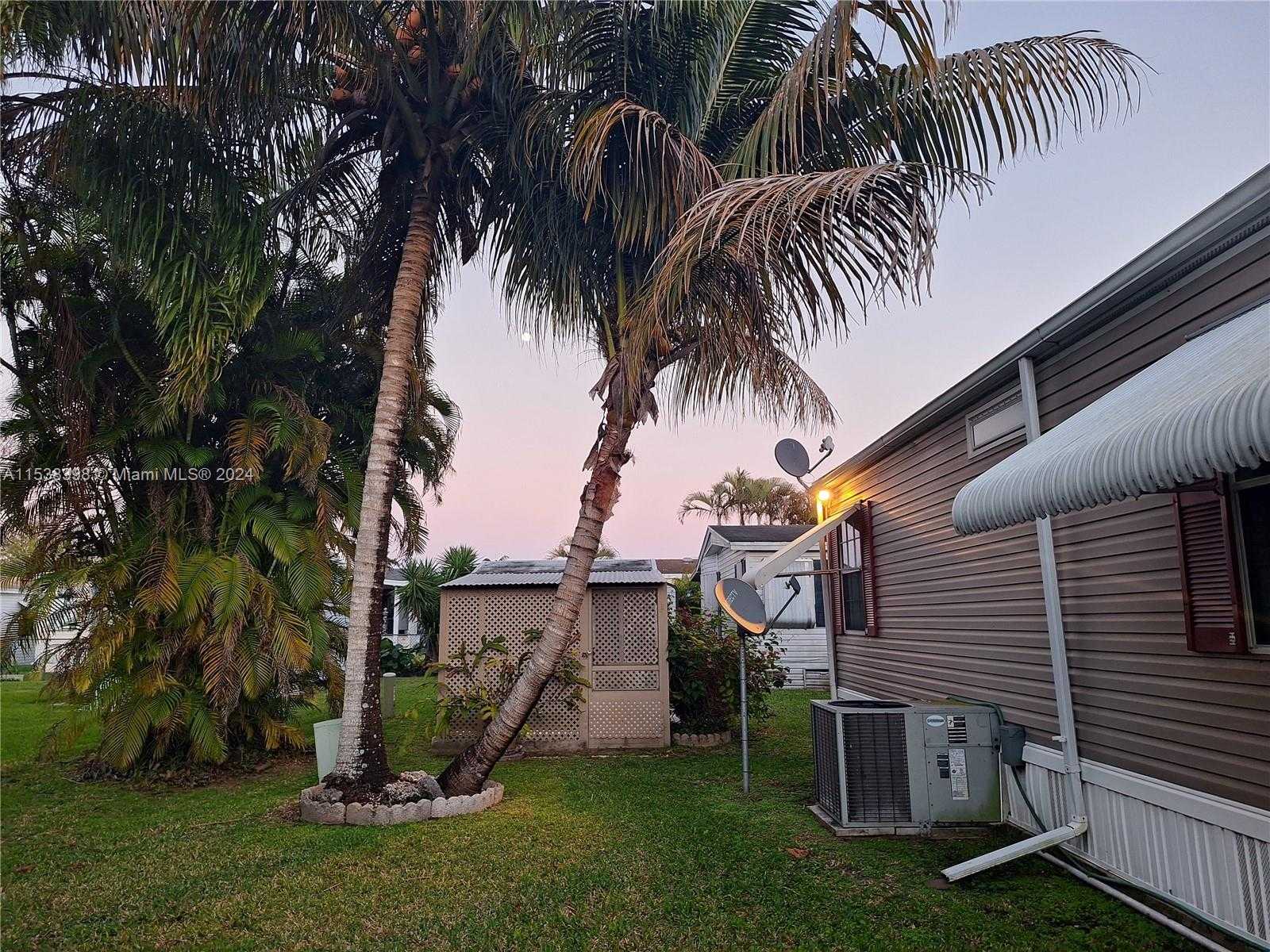 Small Image of 35303 SOUTH WEST 180TH AVENUE LOTS 381-382, Homestead Number 9
