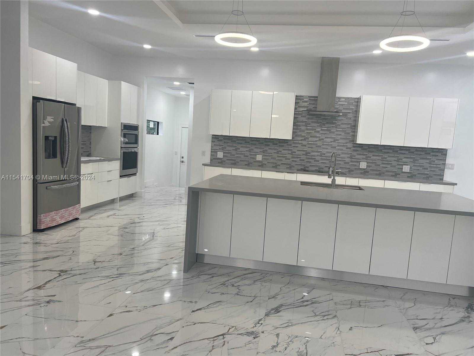 Small Image of 5455 SOUTH WEST 60 CT, Miami Number 12