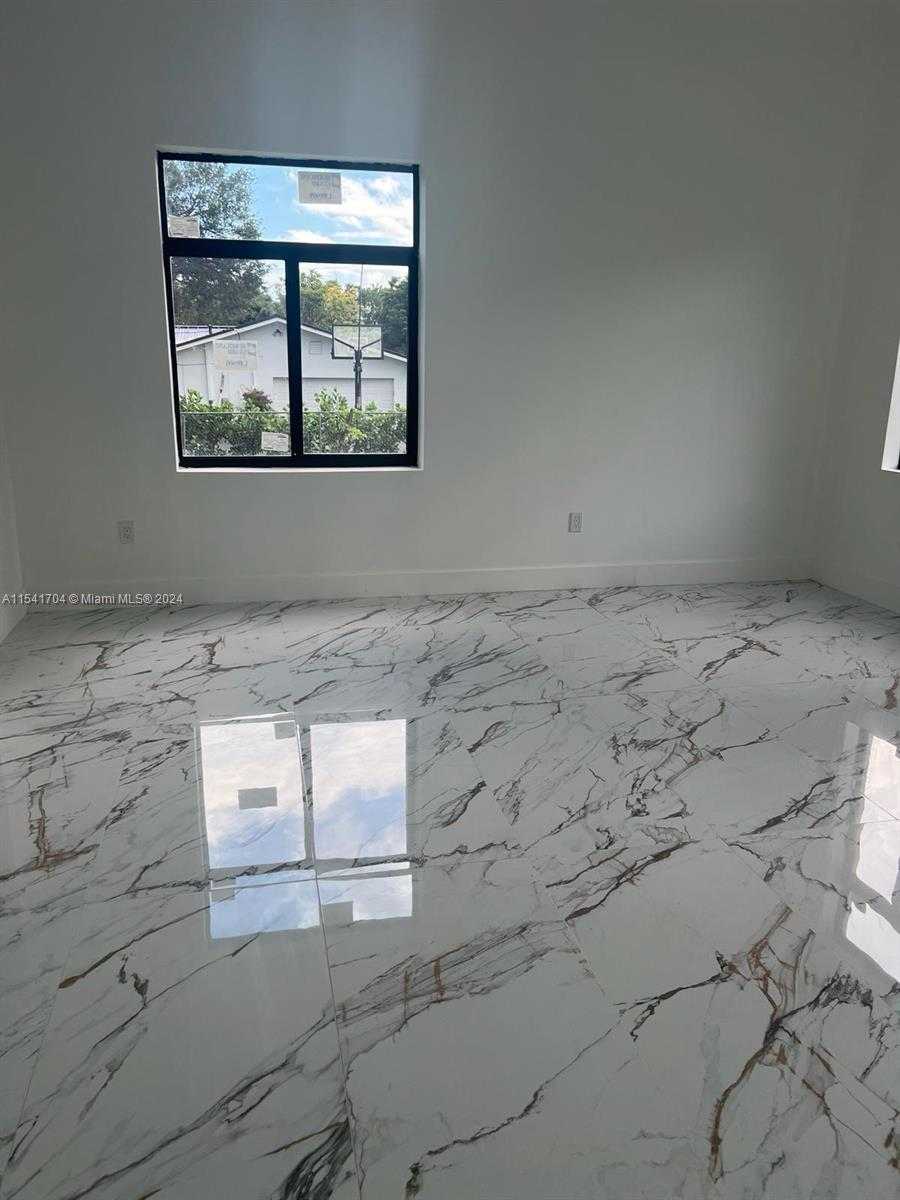 Small Image of 5455 SOUTH WEST 60 CT, Miami Number 31