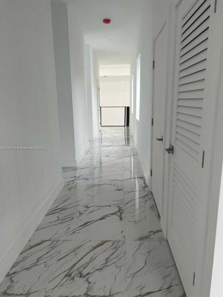 Small Image of 5455 SOUTH WEST 60 CT, Miami Number 38