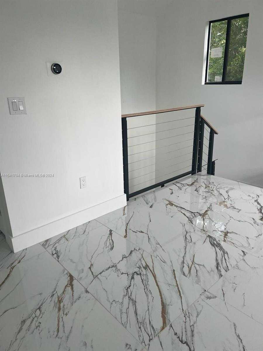Small Image of 5455 SOUTH WEST 60 CT, Miami Number 39