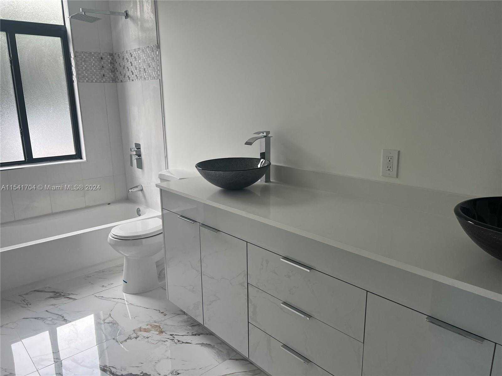 Small Image of 5455 SOUTH WEST 60 CT, Miami Number 51