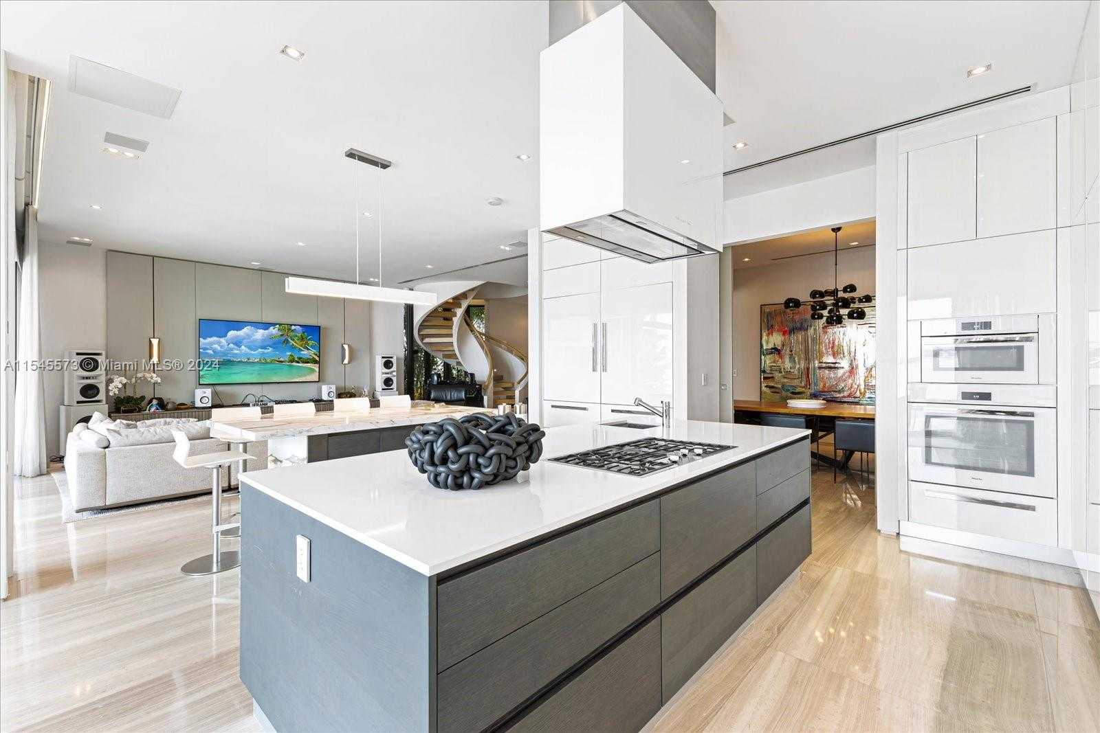Small Image of 401 EAST RIVO ALTO DR, Miami Beach Number 15