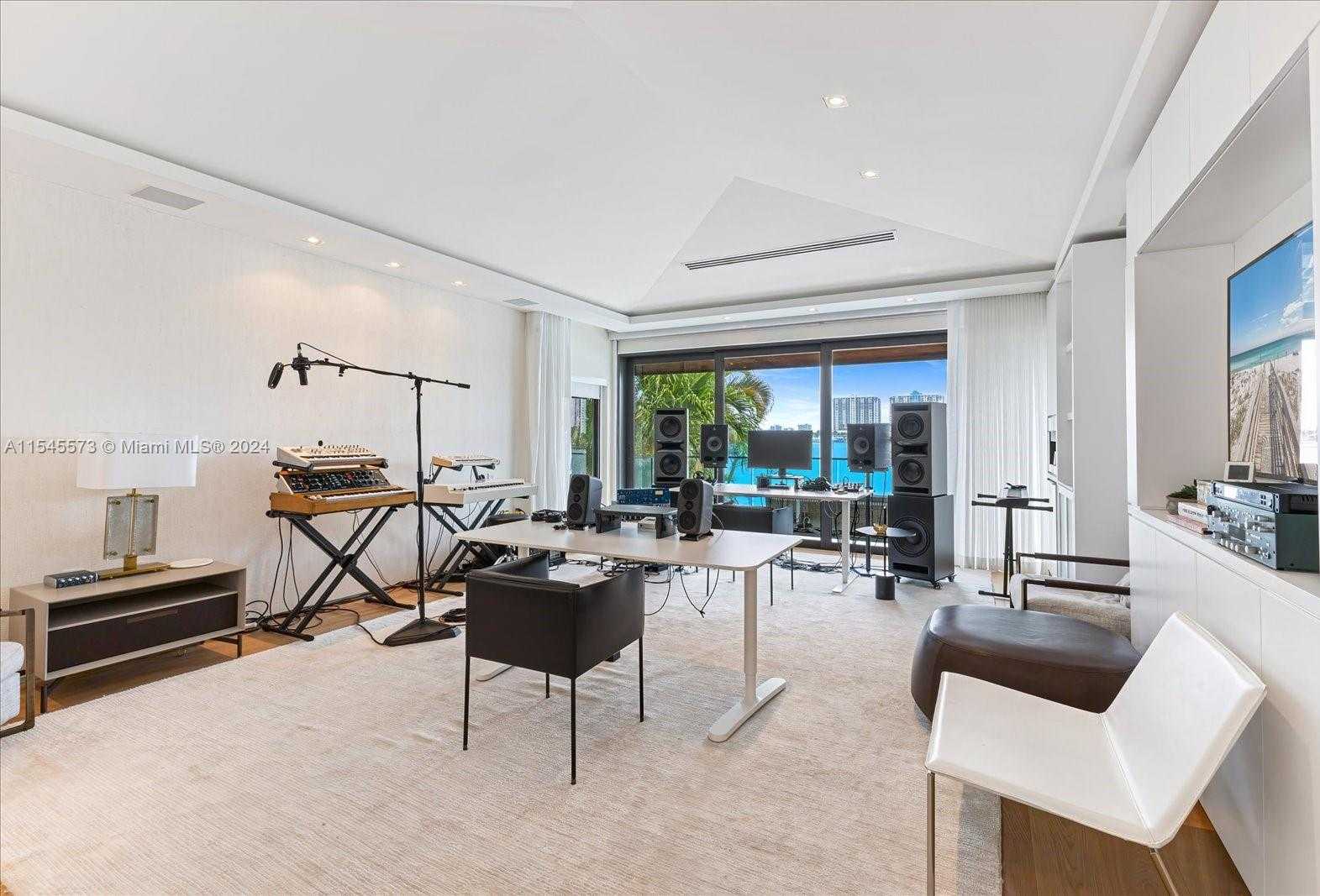 Small Image of 401 EAST RIVO ALTO DR, Miami Beach Number 19