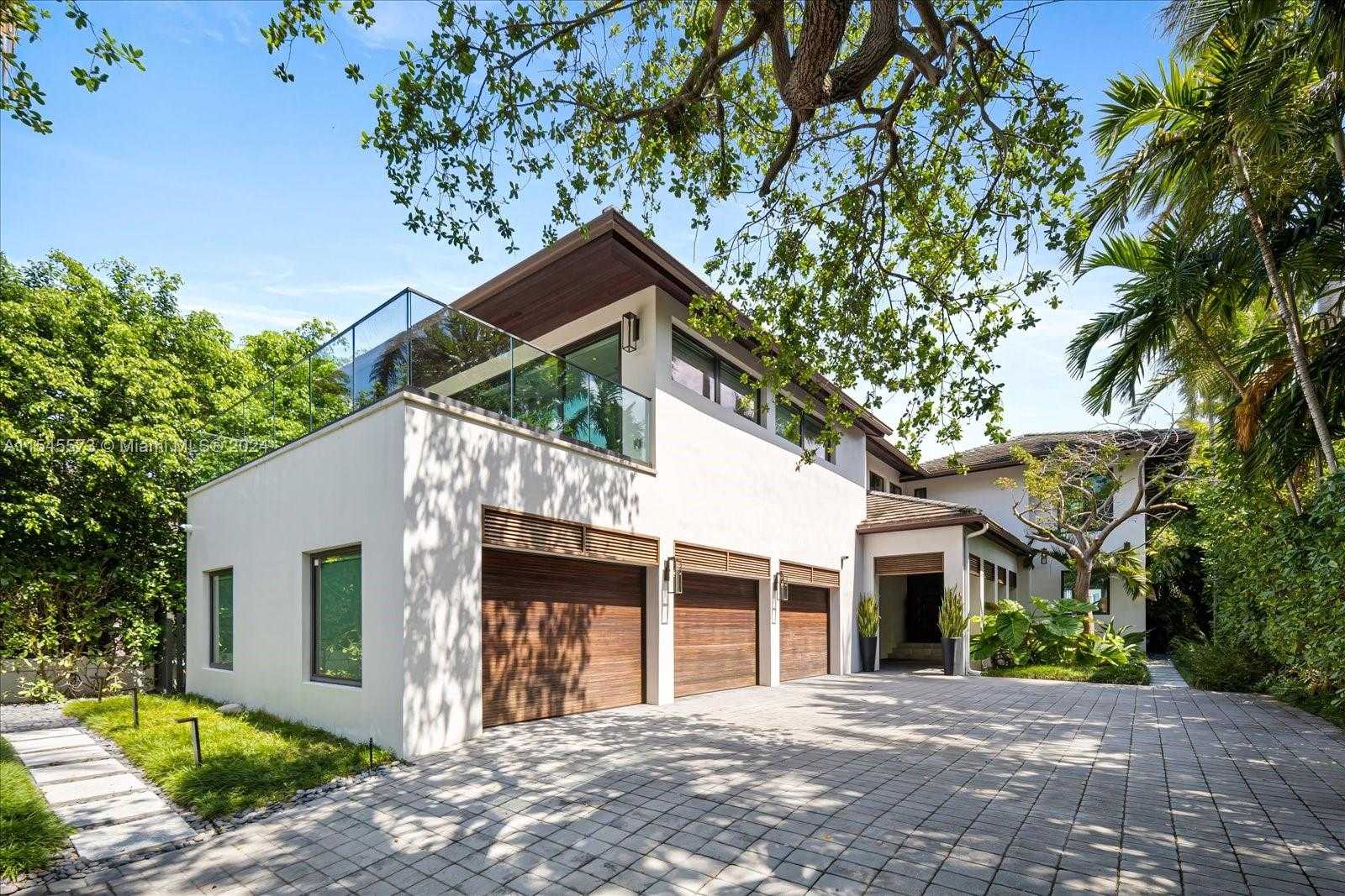 Small Image of 401 EAST RIVO ALTO DR, Miami Beach Number 2