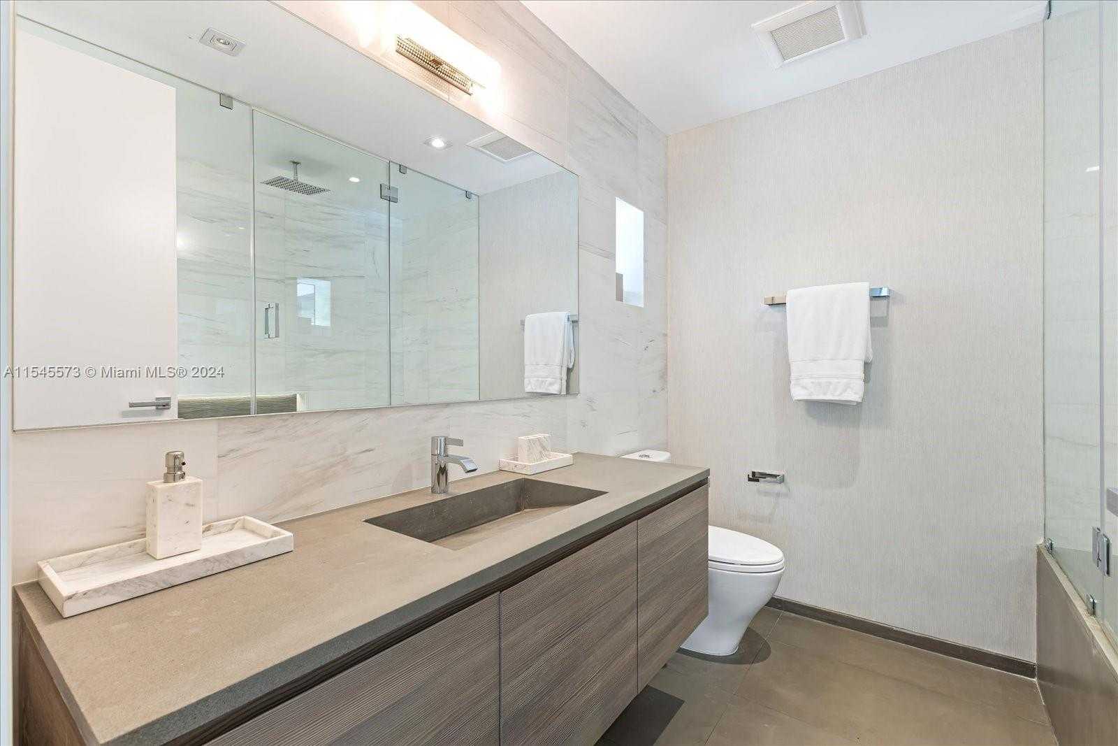 Small Image of 401 EAST RIVO ALTO DR, Miami Beach Number 26