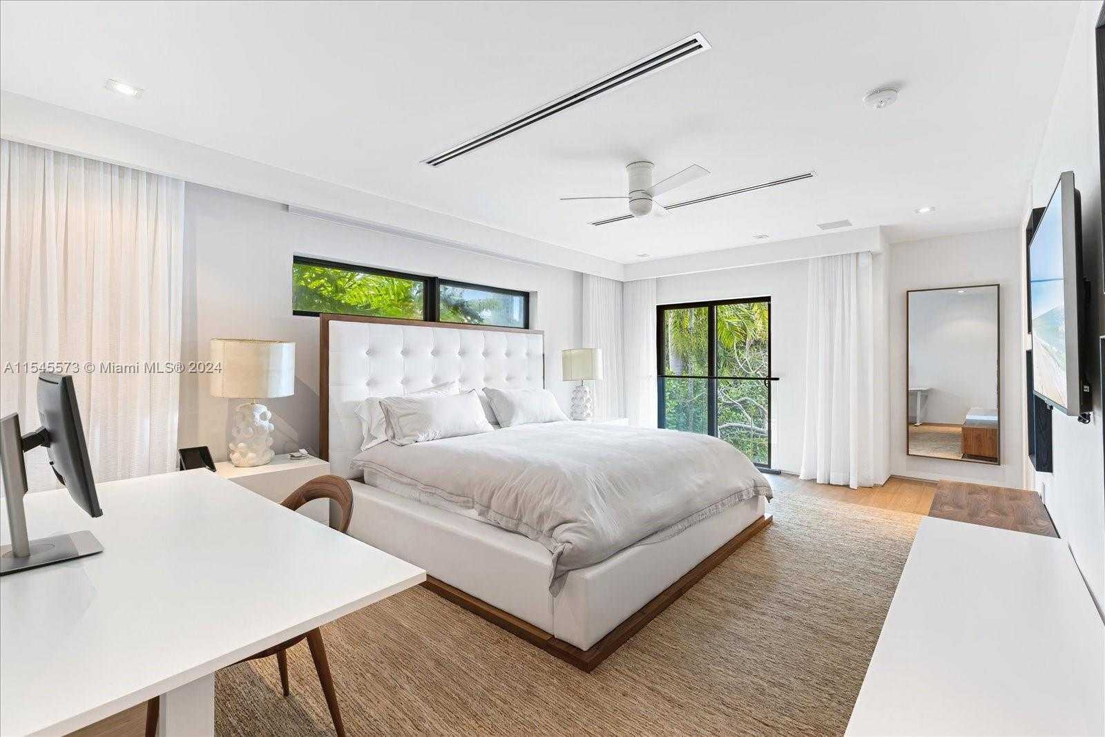 Small Image of 401 EAST RIVO ALTO DR, Miami Beach Number 27