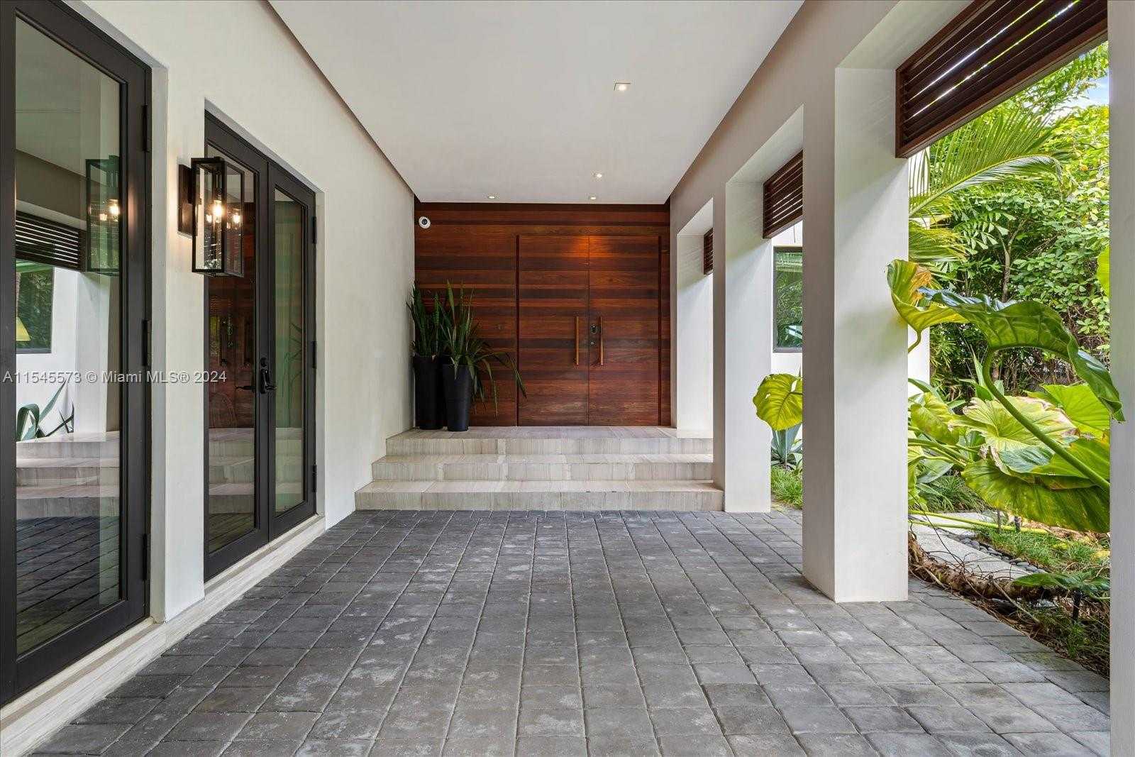 Small Image of 401 EAST RIVO ALTO DR, Miami Beach Number 3