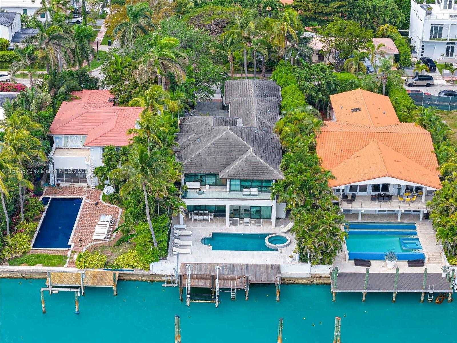 Small Image of 401 EAST RIVO ALTO DR, Miami Beach Number 44