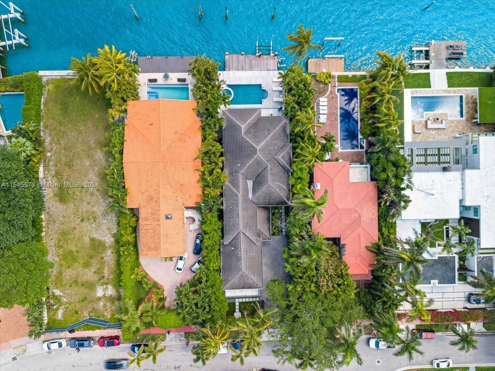 Small Image of 401 EAST RIVO ALTO DR, Miami Beach Number 45