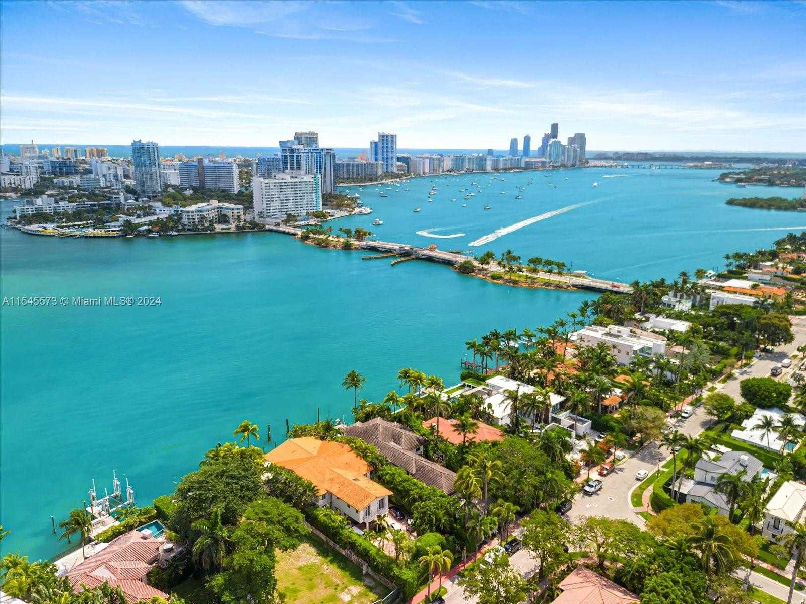 Small Image of 401 EAST RIVO ALTO DR, Miami Beach Number 46