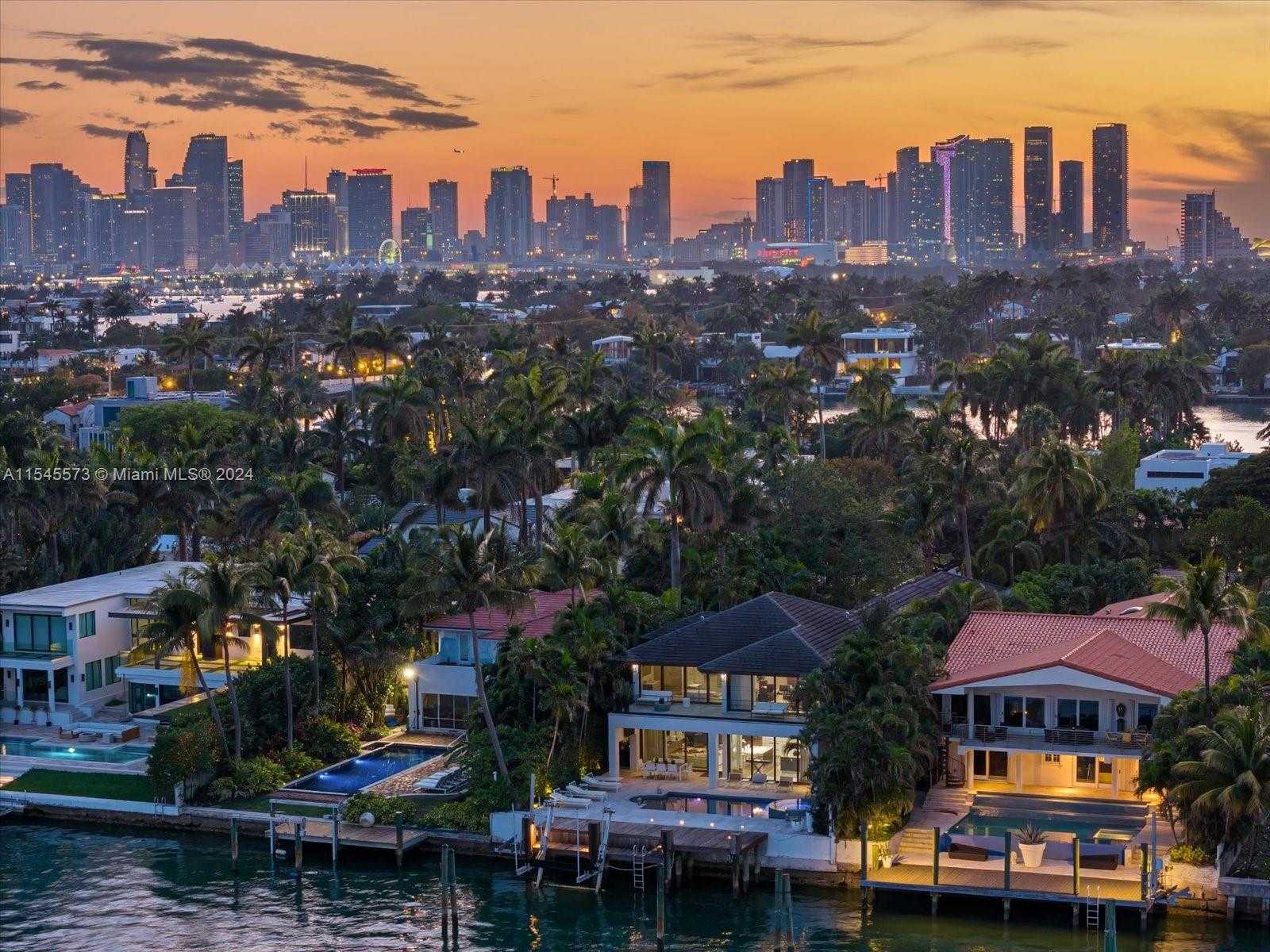 Small Image of 401 EAST RIVO ALTO DR, Miami Beach Number 48