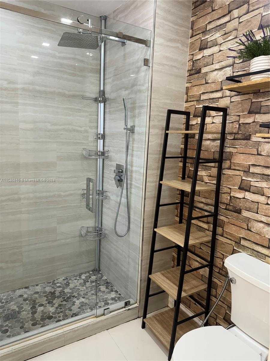 Small Image of 206 PONCE DE LEON BLVD, Coral Gables Number 10