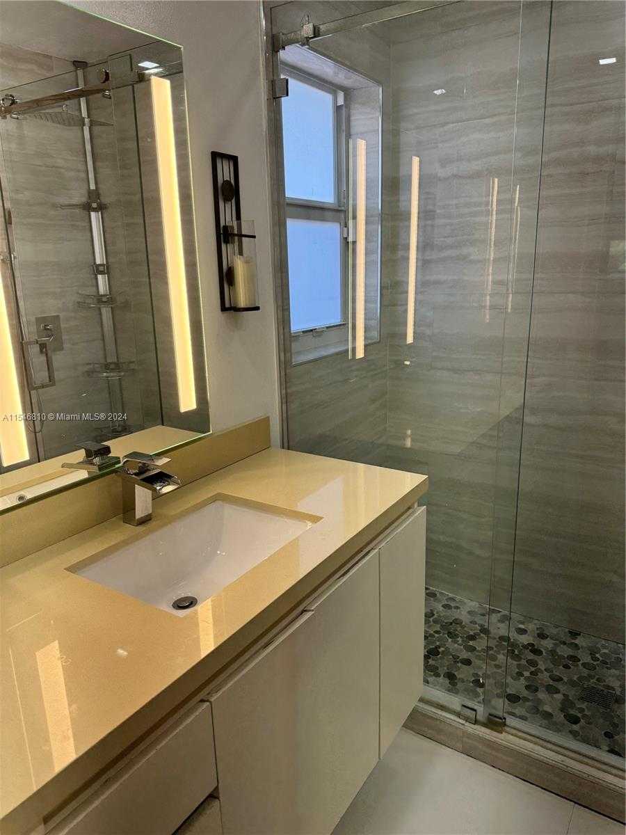 Small Image of 206 PONCE DE LEON BLVD, Coral Gables Number 11