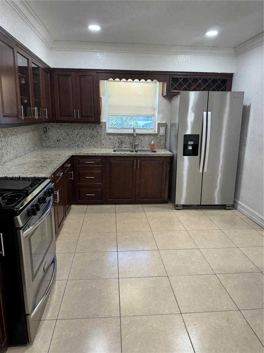 Small Image of 206 PONCE DE LEON BLVD, Coral Gables Number 13
