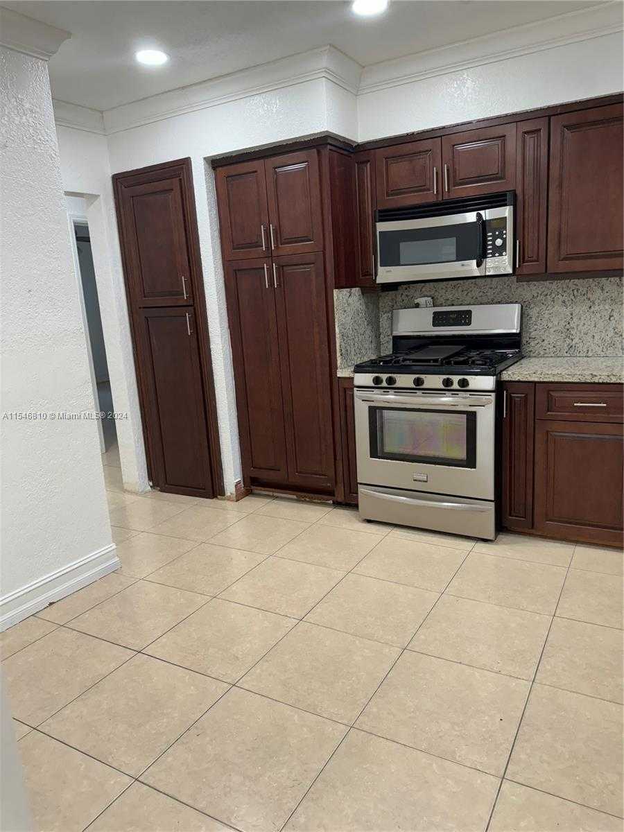 Small Image of 206 PONCE DE LEON BLVD, Coral Gables Number 15
