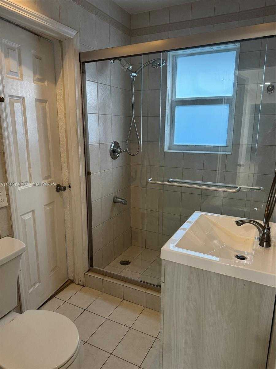 Small Image of 206 PONCE DE LEON BLVD, Coral Gables Number 16